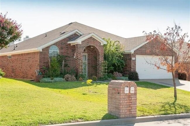 property at 1716 Country Crest Ln
