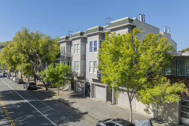 2952-2960 Folsom St in San Francisco, CA - Building Photo - Building Photo