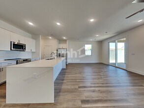 4206 Halo Hollyhock St in Las Vegas, NV - Building Photo - Building Photo