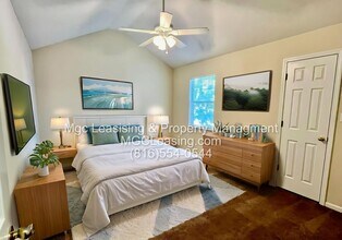 4 unit complex in Lee's Summit, MO - Building Photo - Interior Photo