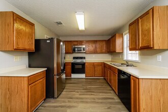 8003 Mosstree Dr in Arlington, TX - Building Photo - Building Photo