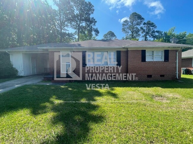 property at 3129 Stratford Dr