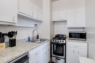 105 W 39th St in Baltimore, MD - Building Photo - Building Photo