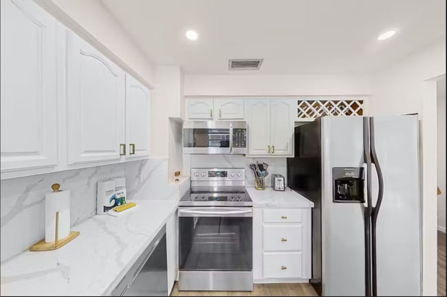 4502 Parrot Ave in Naples, FL - Foto de edificio - Building Photo