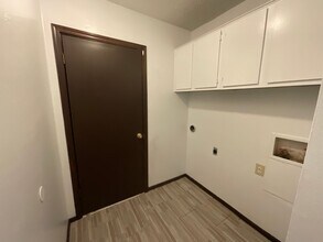 1015 SW 81st St in Oklahoma City, OK - Foto de edificio - Building Photo