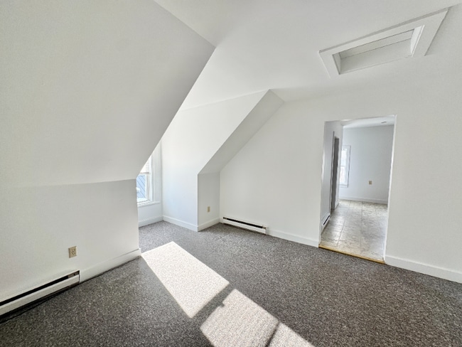 90 Franklin St in Bucksport, ME - Foto de edificio - Building Photo