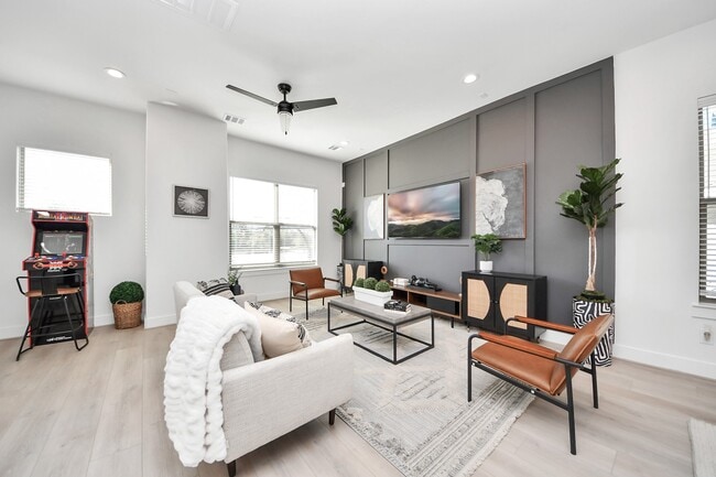 property at 2524 Live Oak St
