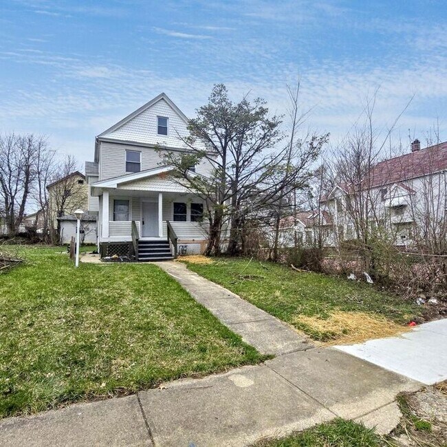 property at 13721 Beachwood Ave