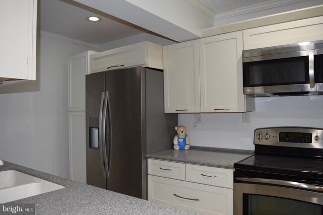 7023 Kelly Rd in Warrenton, VA - Building Photo - Building Photo