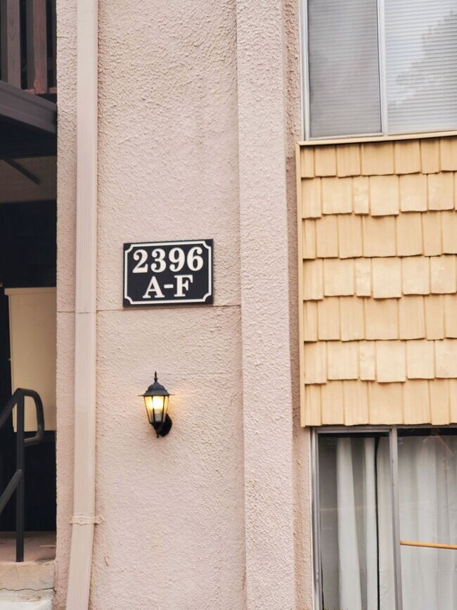 2396 Lawrenceville Hwy in Decatur, GA - Foto de edificio - Building Photo