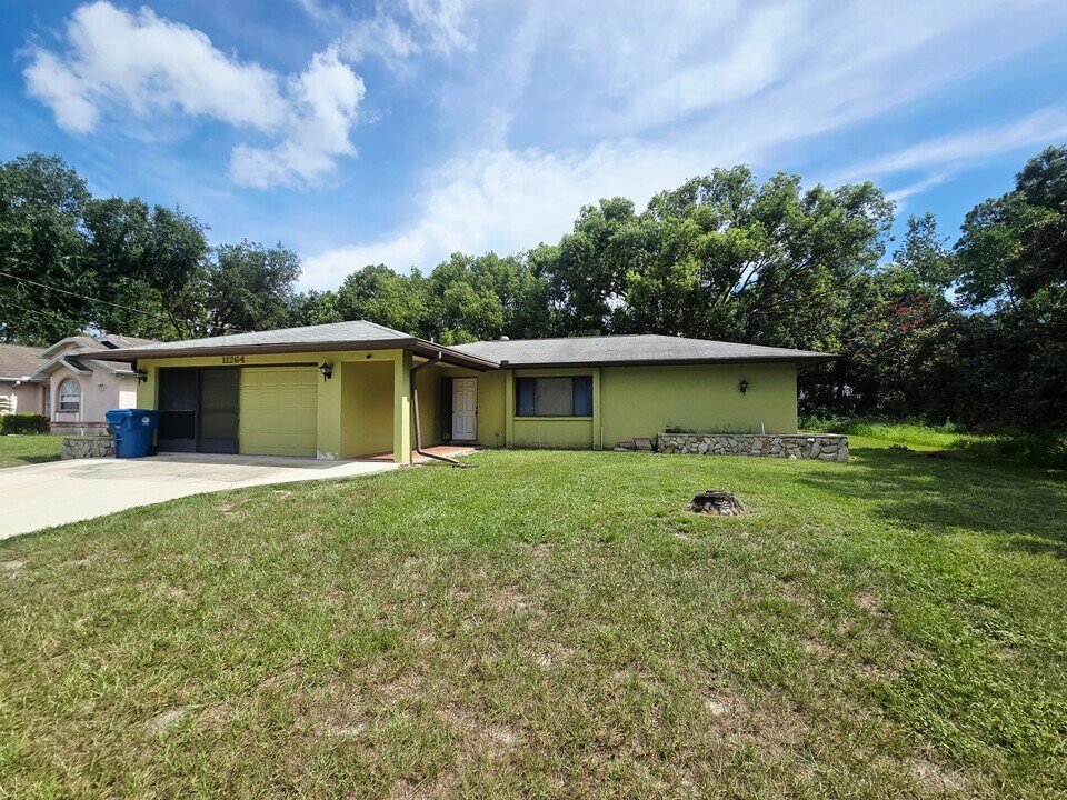 11264 Topaz St in Spring Hill, FL - Building Photo