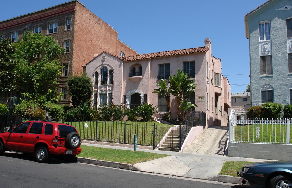 232 S Berendo St in Los Angeles, CA - Foto de edificio