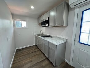 20 Irving Pl in Islip Terrace, NY - Building Photo - Building Photo