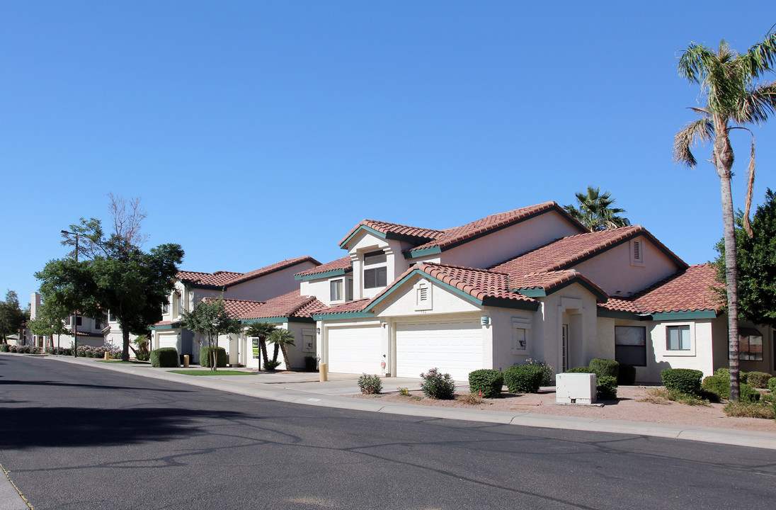 1118 W Windjammer Dr in Gilbert, AZ - Foto de edificio