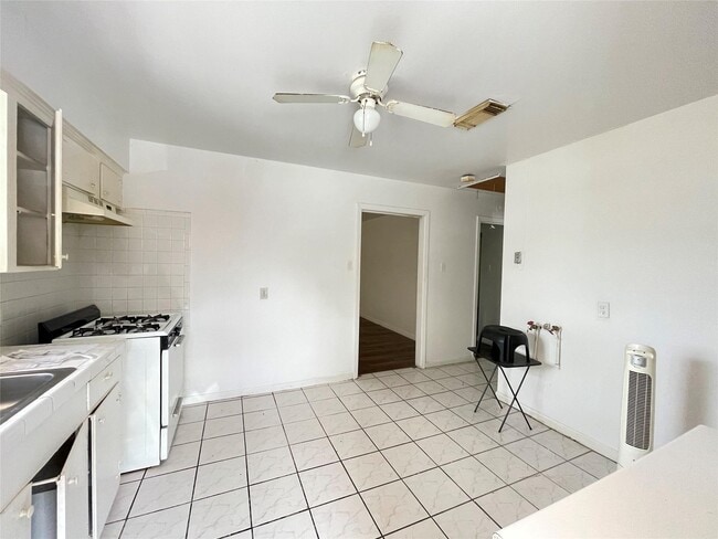 property at 4823 Shreveport Blvd