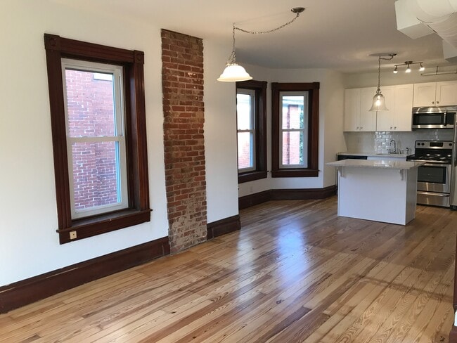 141 W Broad St, Unit Apt 3