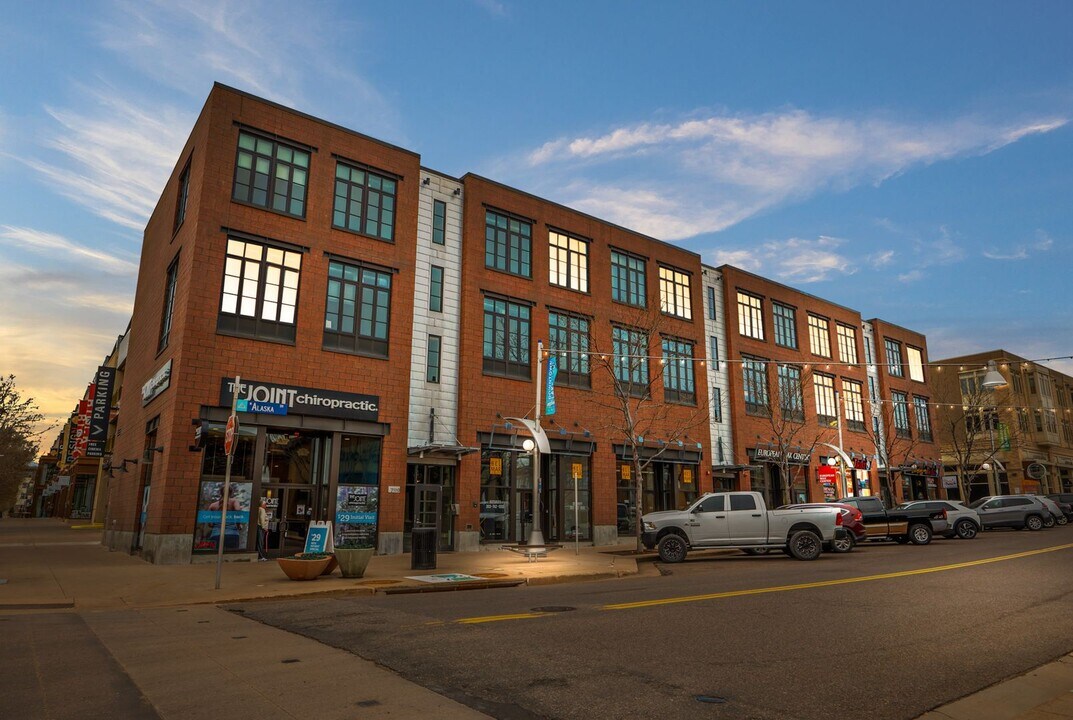 7130 W Alaska Dr in Lakewood, CO - Building Photo
