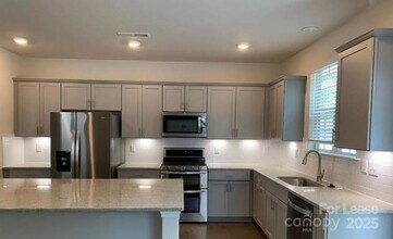 3019 Glenn Hope Wy in Matthews, NC - Building Photo - Building Photo