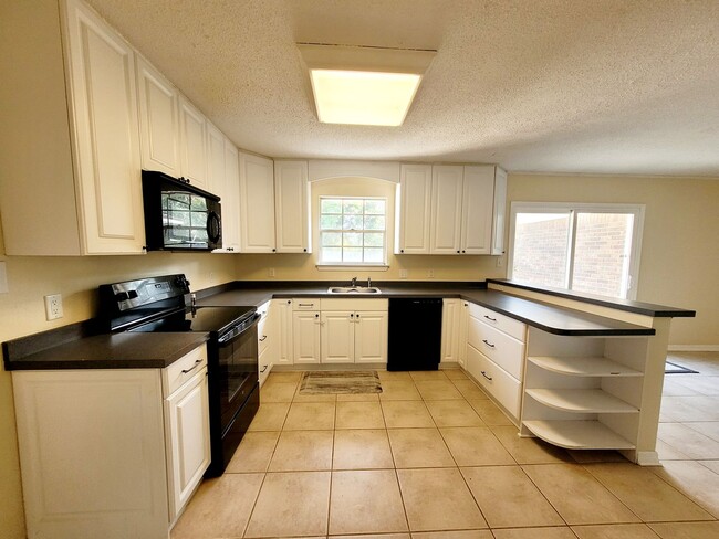 12020 Longwood Dr in Pensacola, FL - Building Photo - Building Photo