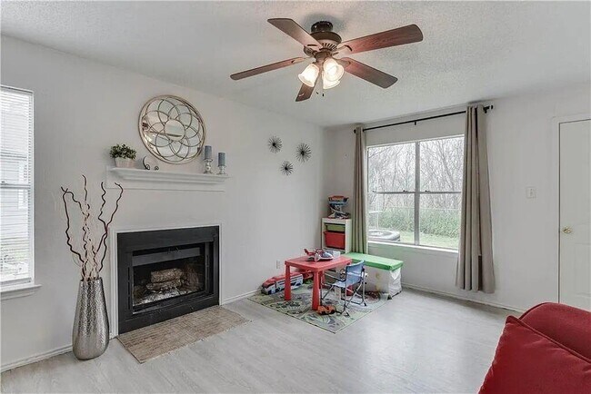 6900 Hyland Cir in Austin, TX - Building Photo - Building Photo