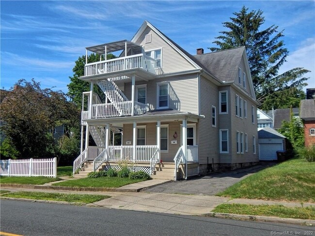 38 Oak Ave in Shelton, CT - Building Photo - Building Photo