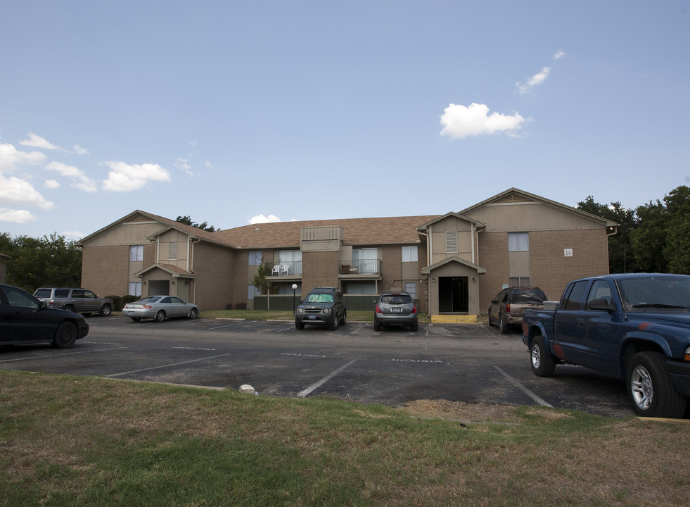 Metro Apartments in Austin, TX - Building Photo