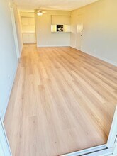 Riviera Apartments in Redondo Beach, CA - Foto de edificio - Interior Photo