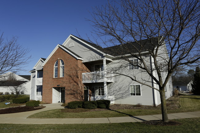 Locust Hill Apartments in Fremont, MI - Building Photo - Building Photo