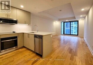 180 George St in Ottawa, ON - Building Photo - Building Photo