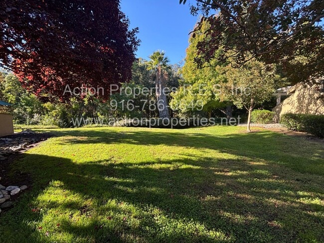 property at 5110 Village Oaks Dr