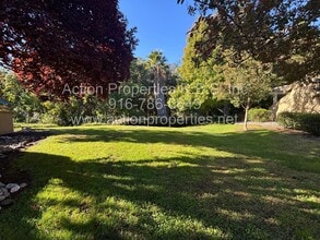 5110 Village Oaks Dr in Rocklin, CA - Building Photo - Building Photo