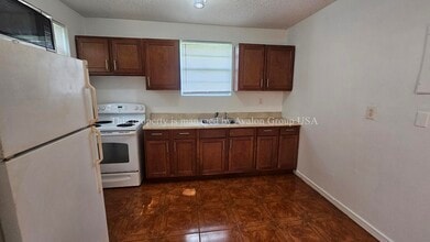4831 Plymouth St in Jacksonville, FL - Foto de edificio - Building Photo