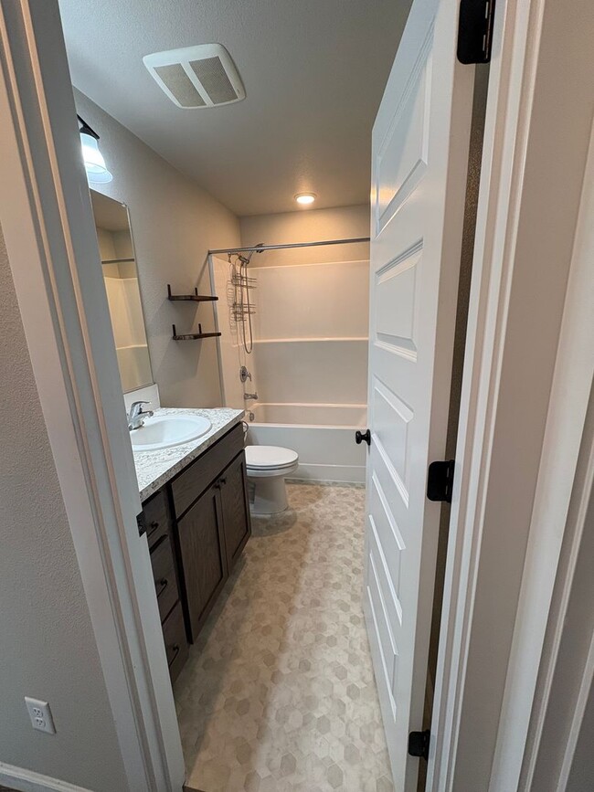 725 L St NE in Quincy, WA - Building Photo - Building Photo