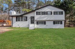 2928 Dover Dr NW in Duluth, GA - Building Photo
