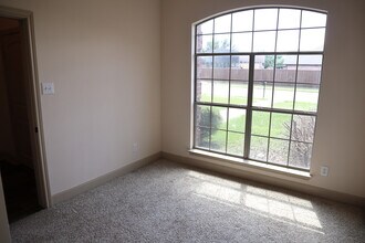 1705 Hickory Dr in Pilot Point, TX - Building Photo - Building Photo