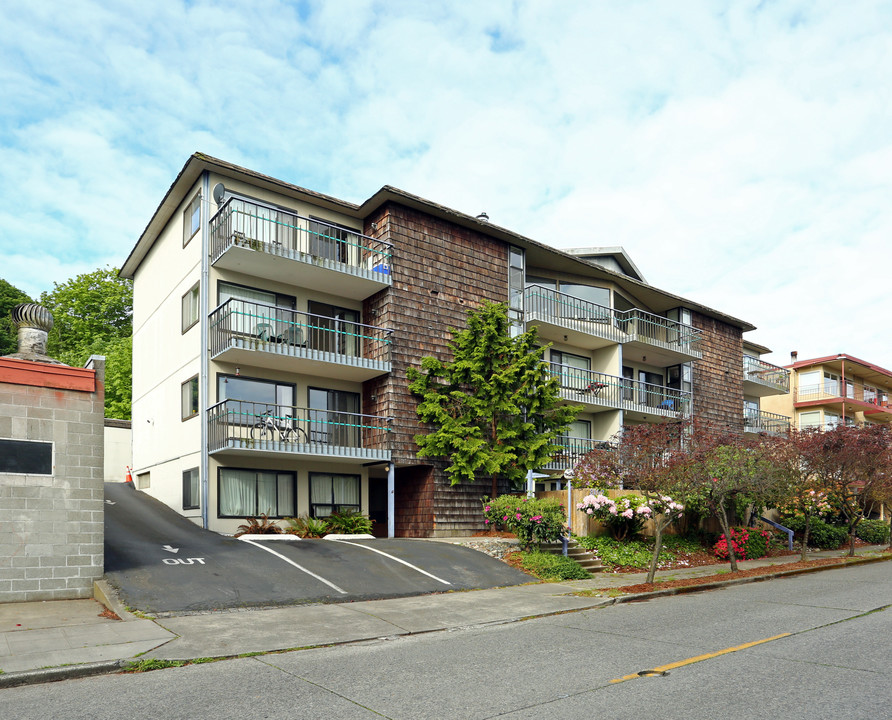 West Commodore Way Apartments in Seattle, WA - Foto de edificio