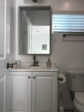 438 Sycamore Ave in Glendora, CA - Foto de edificio - Building Photo