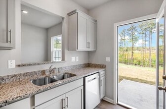 351 David Hl Dr in Sanford, NC - Building Photo - Building Photo