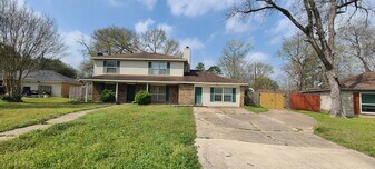 108 Magnolia Way in Huntsville, TX - Building Photo