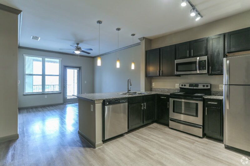 6520 Jamail Dr in Houston, TX - Building Photo