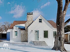 110 N Ravinia Dr in Dallas, TX - Building Photo