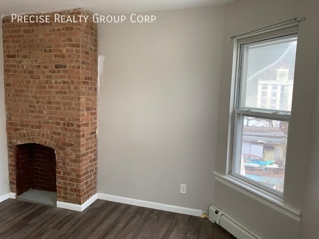12 Cedar Pl in Yonkers, NY - Building Photo - Building Photo