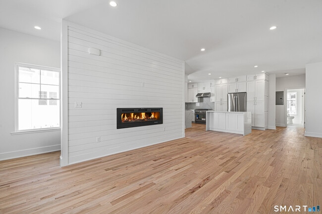 25 Village Rd in Milford, CT - Building Photo - Building Photo