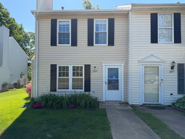 2099 Commonwealth Dr in Charlottesville, VA - Building Photo - Building Photo