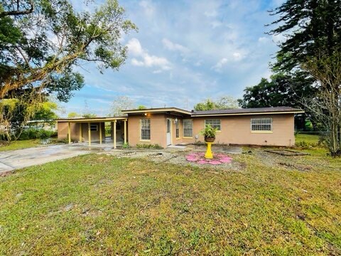1015 Galsworthy Ave in Orlando, FL - Foto de edificio
