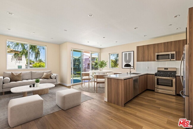 property at 4905 St Elmo Dr