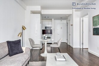 212 W 91st St, Unit FL4-ID1100 in New York, NY - Foto de edificio - Building Photo