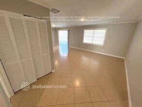 5657 25th St Cir E in Bradenton, FL - Foto de edificio - Building Photo