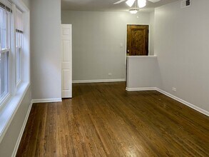 3715 N Sheffield Ave, Unit 407 in Chicago, IL - Building Photo - Building Photo