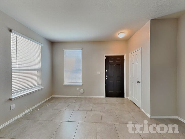 14003 Elounda in San Antonio, TX - Foto de edificio - Building Photo